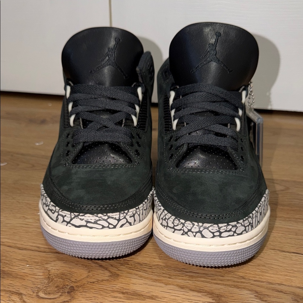 Black and White Jordans - Picture 2 of 6